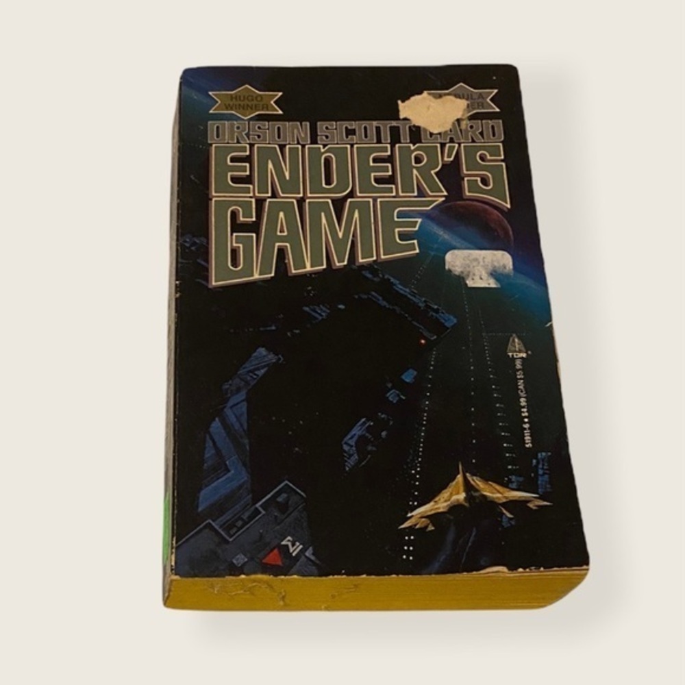 Ender's Game (The Ender Saga, 1)